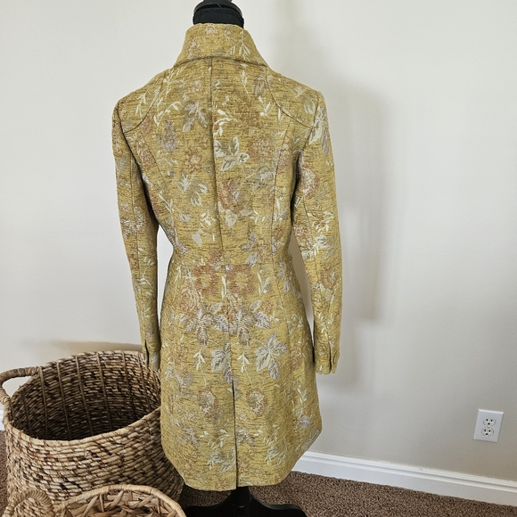 STUNNER!! Tapestry Coat - Picture 3 of 11